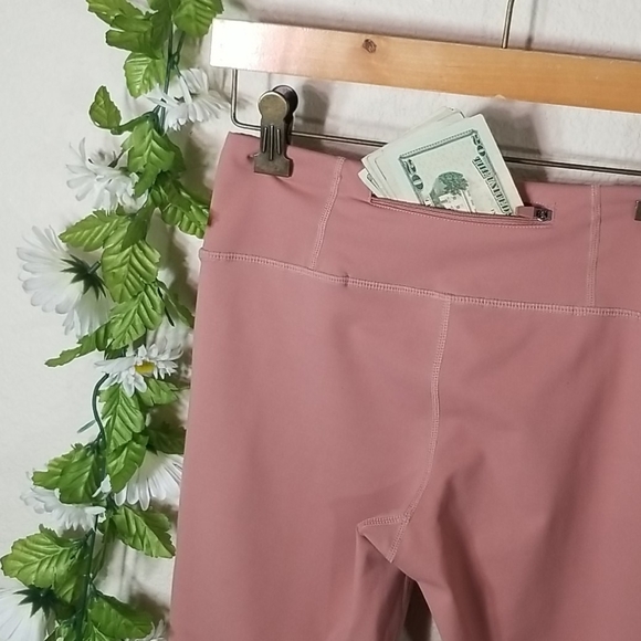 GC🔥 Mono B Leggings - Picture 2 of 7